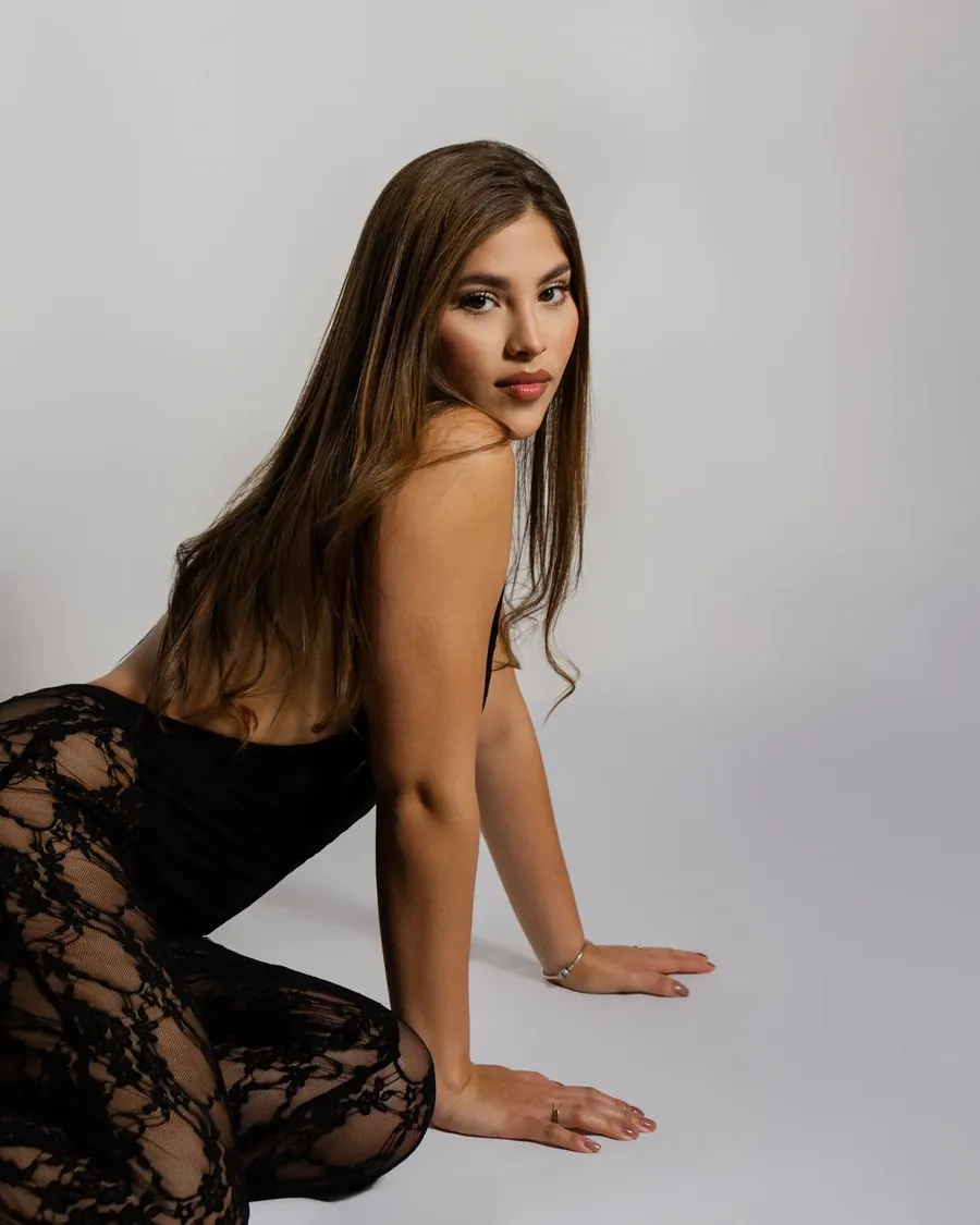 Daniela Amaro en sesión editorial